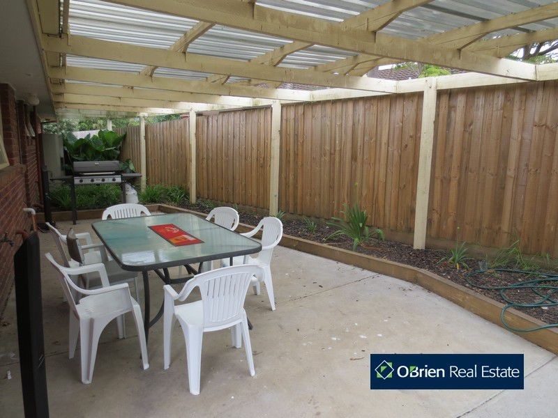 20 Hazelwood Avenue, Cranbourne North VIC 3977