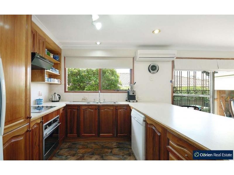 19 Marlesford Crescent, Berwick VIC 3806