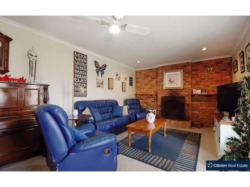 19 Marlesford Crescent, Berwick VIC 3806