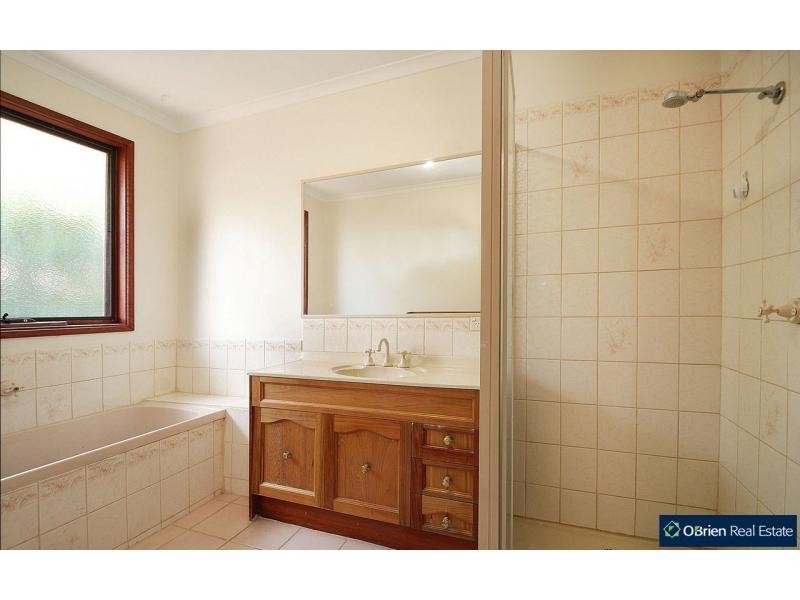 19 Marlesford Crescent, Berwick VIC 3806