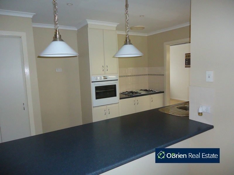 54 Saxonwood Drive, Narre Warren VIC 3805