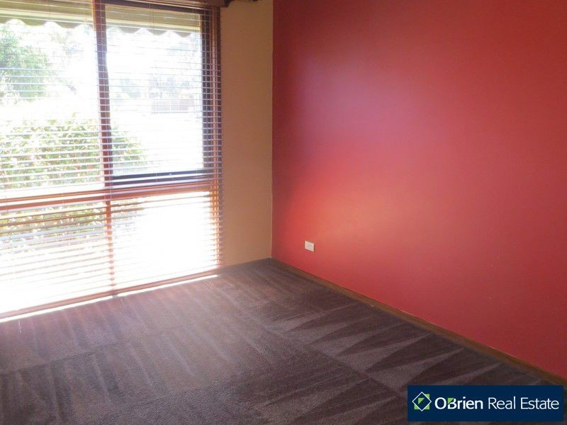 28 Endeavour Drive, Cranbourne North VIC 3977