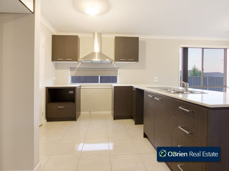 132 Alisma Boulevard, Cranbourne North VIC 3977