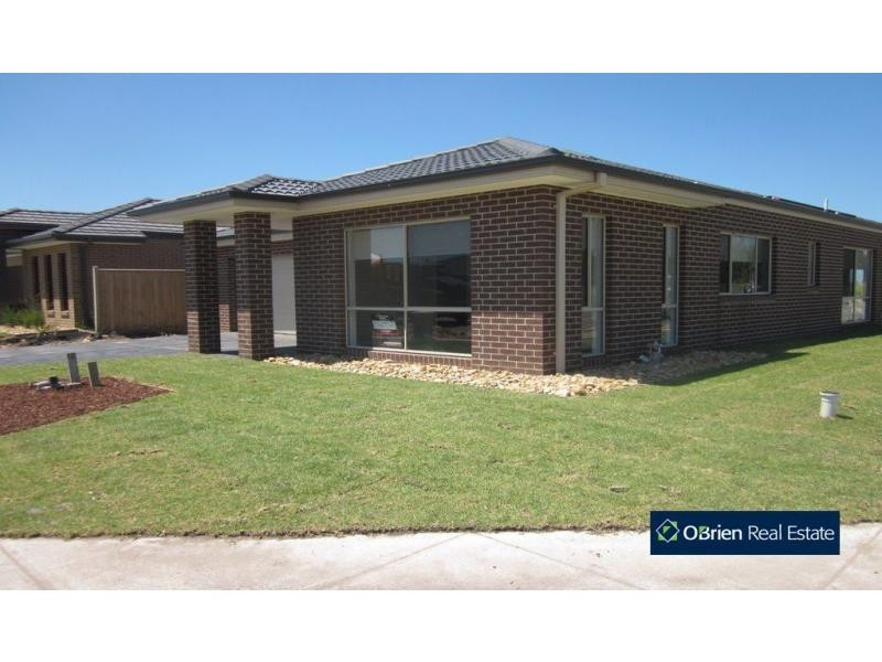 1 Blackledge Street, Clyde North VIC 3978