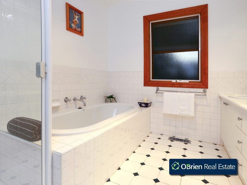 76 Abeckett Road, Narre Warren North VIC 3804