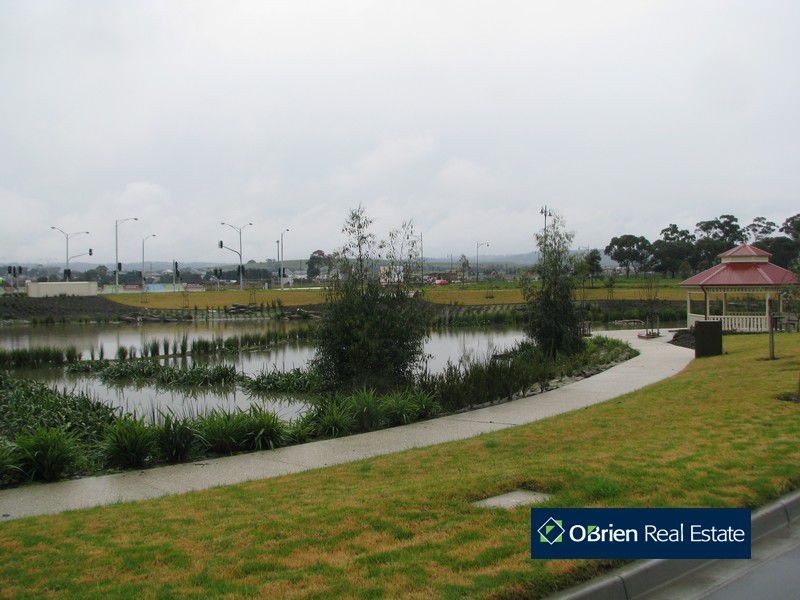 12 Ashford Drive, Pakenham VIC 3810