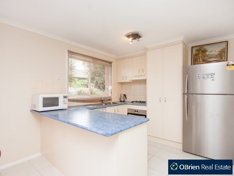 17 Bellbrae Crescent, Cranbourne VIC 3977