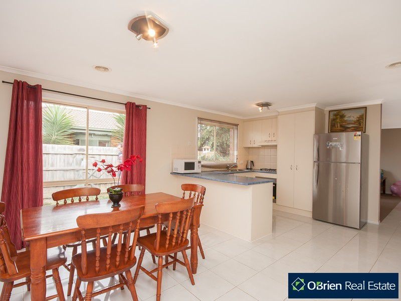 17 Bellbrae Crescent, Cranbourne VIC 3977