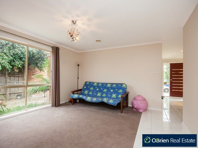 17 Bellbrae Crescent, Cranbourne VIC 3977