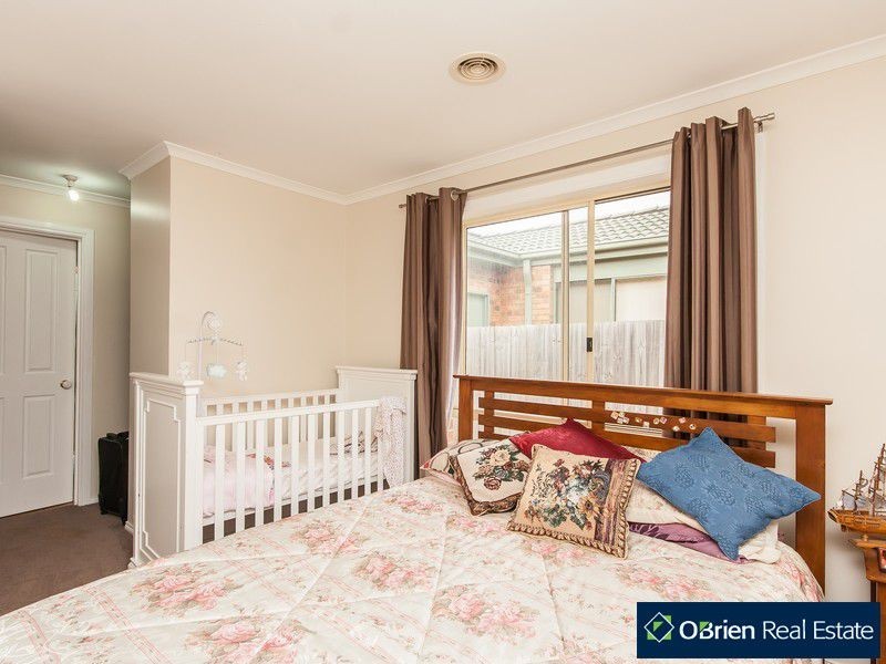 17 Bellbrae Crescent, Cranbourne VIC 3977