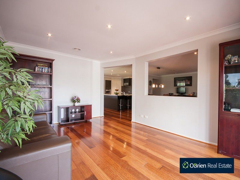 11 AVOCA Place, Pakenham VIC 3810