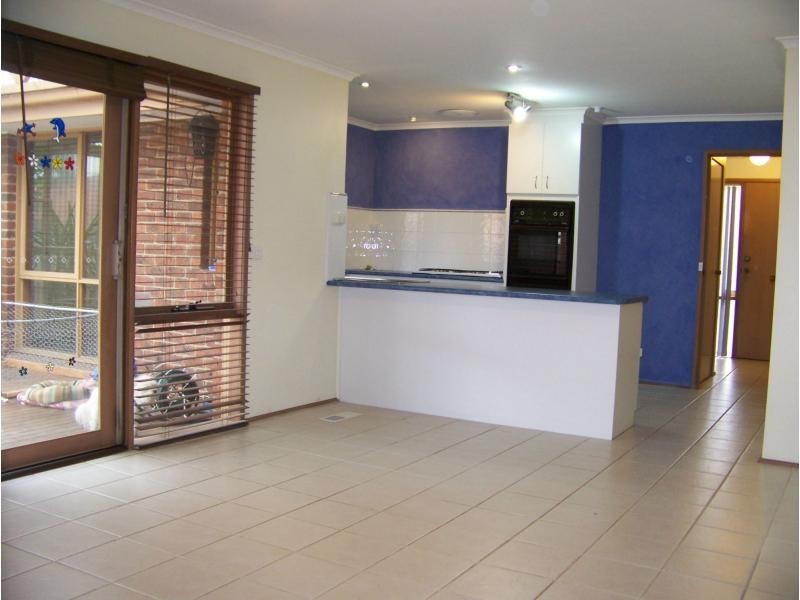 50 Courtenay Avenue, Cranbourne VIC 3977