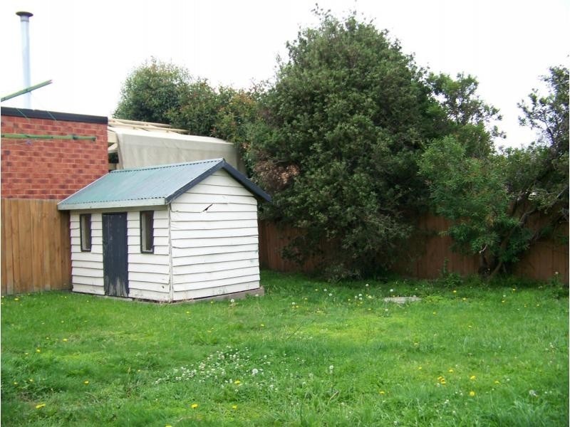 50 Courtenay Avenue, Cranbourne VIC 3977