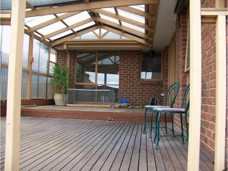 50 Courtenay Avenue, Cranbourne VIC 3977