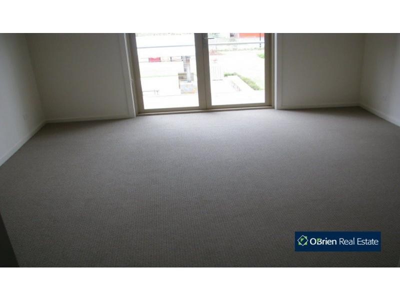 8 Haakman Way, Pakenham VIC 3810