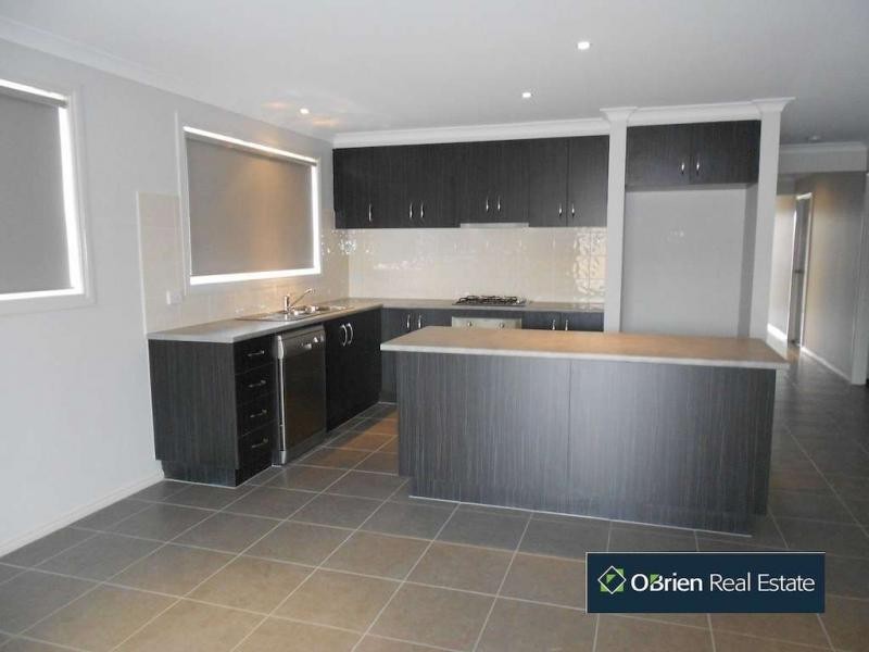 9 Wesson Way, Cranbourne East VIC 3977