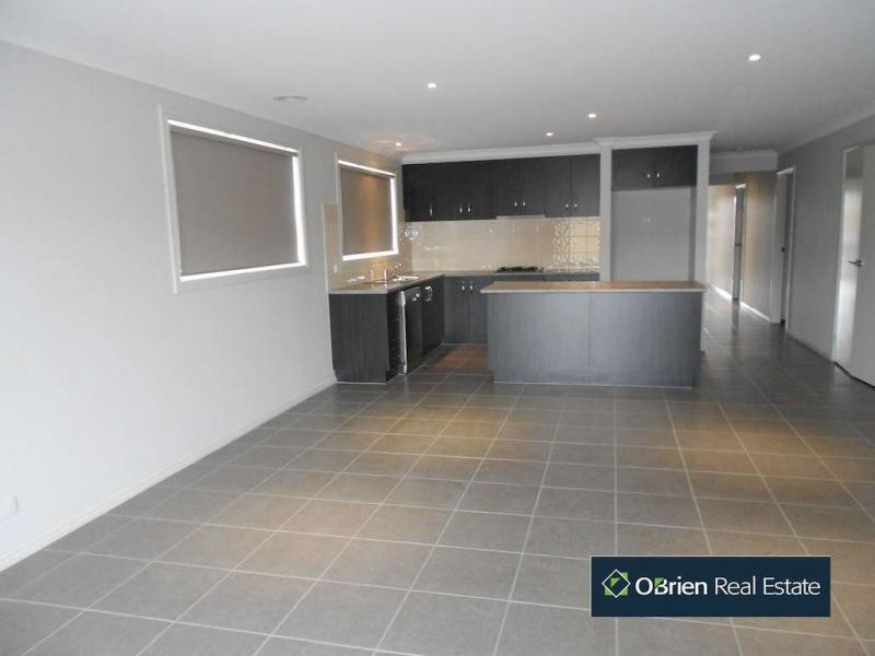 9 Wesson Way, Cranbourne East VIC 3977