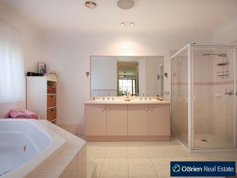 6 Lomandra Court, Narre Warren South VIC 3805