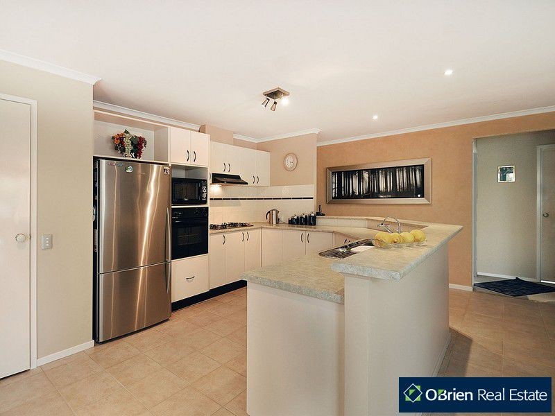6 Lomandra Court, Narre Warren South VIC 3805