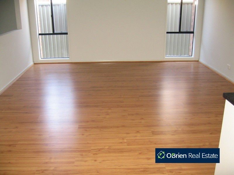 4 Biitern Link, Pakenham VIC 3810