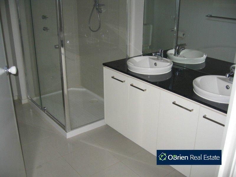 4 Biitern Link, Pakenham VIC 3810