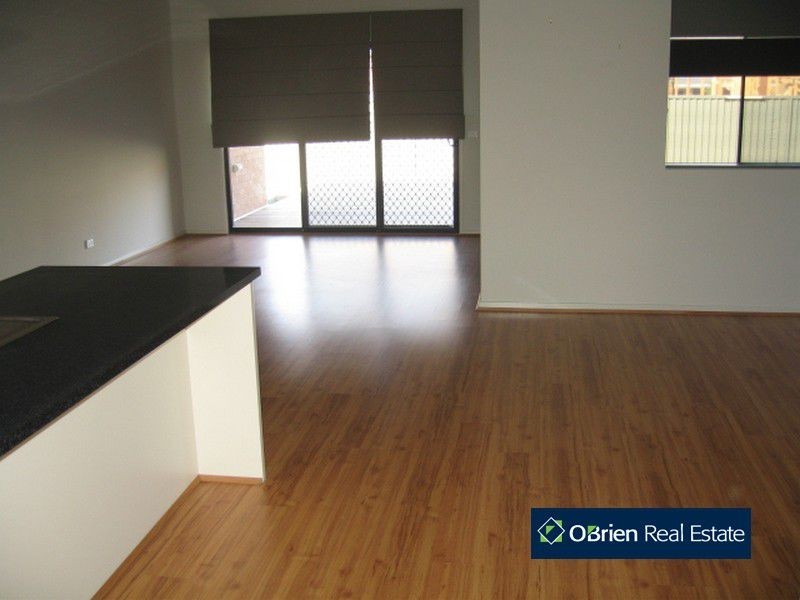 4 Biitern Link, Pakenham VIC 3810