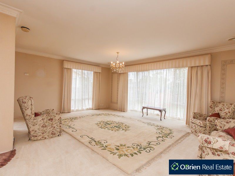 37 Lurline Street, Cranbourne VIC 3977