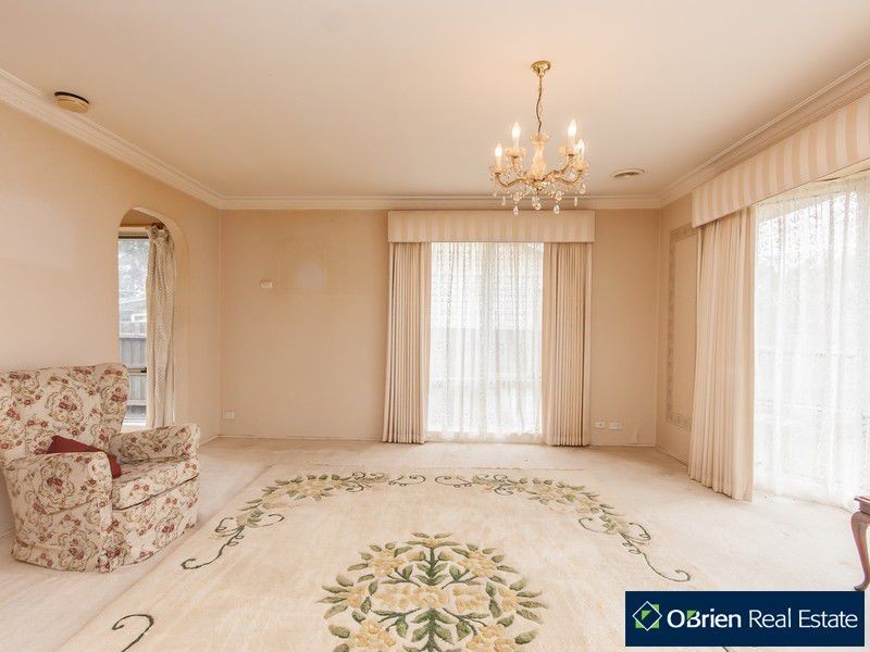 37 Lurline Street, Cranbourne VIC 3977