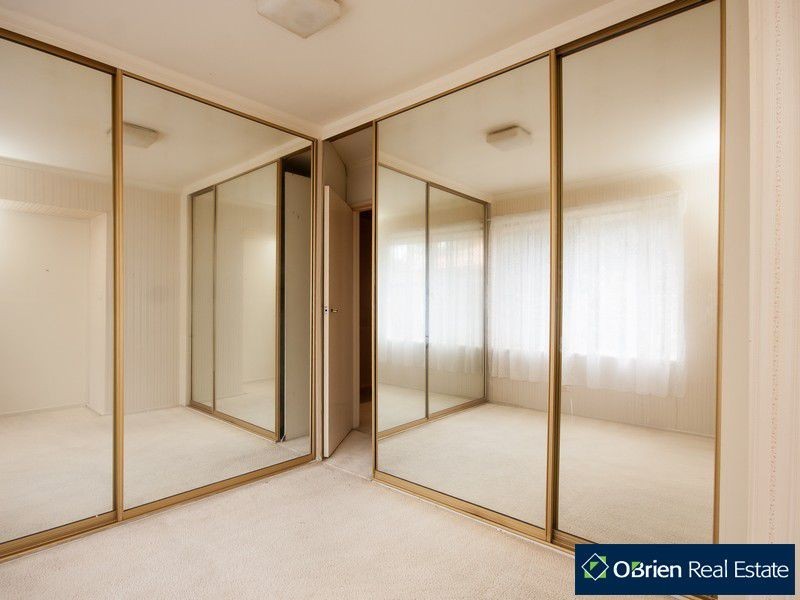 37 Lurline Street, Cranbourne VIC 3977