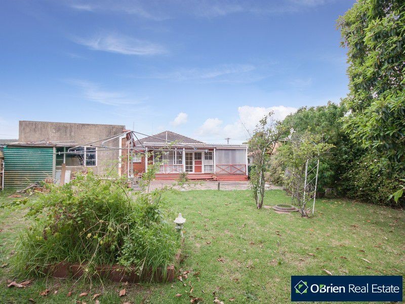 37 Lurline Street, Cranbourne VIC 3977