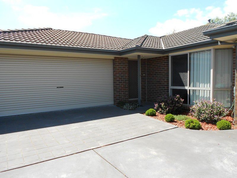 Unit 4/12 Fieldhouse Lane, Berwick VIC 3806