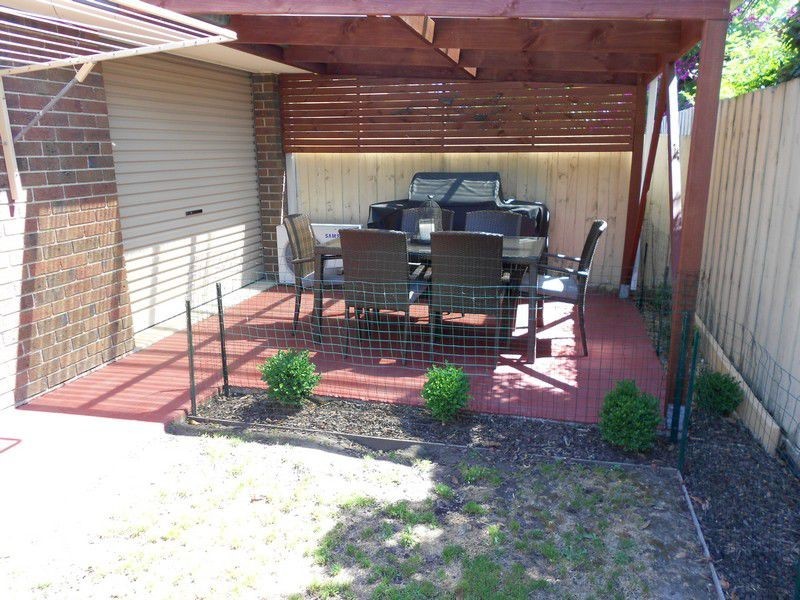 Unit 4/12 Fieldhouse Lane, Berwick VIC 3806