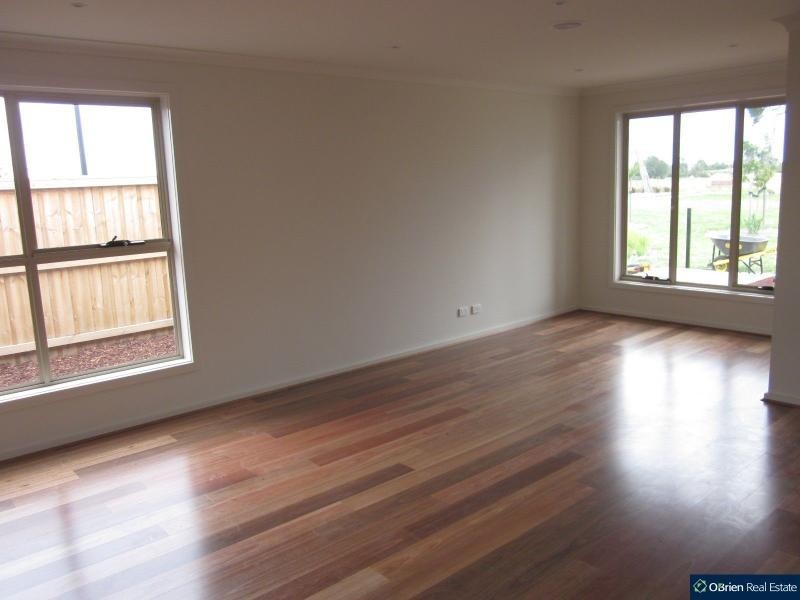 5 Fantail Lane, Pakenham VIC 3810