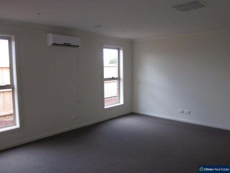 5 Fantail Lane, Pakenham VIC 3810