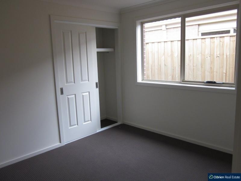 5 Fantail Lane, Pakenham VIC 3810