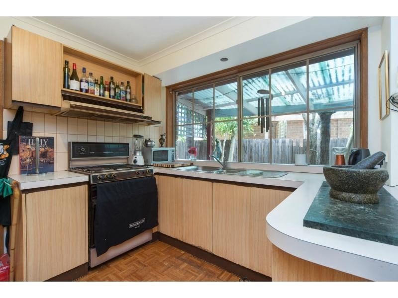 6 Ambleside Crescent, Berwick VIC 3806