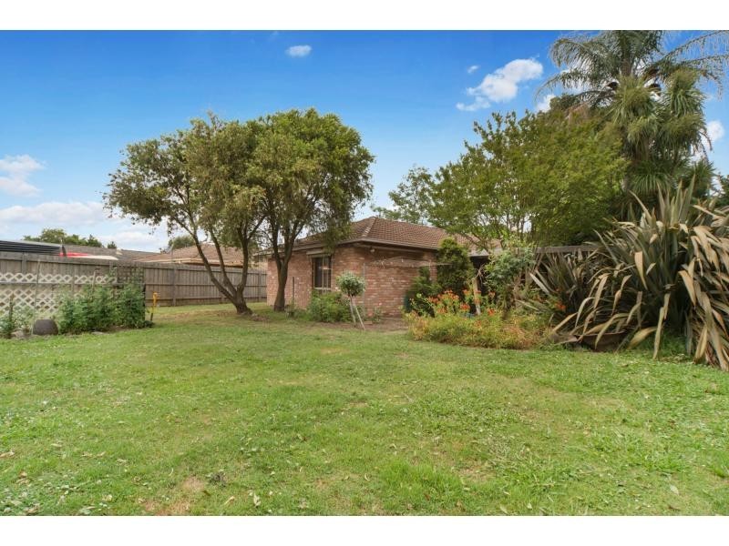 6 Ambleside Crescent, Berwick VIC 3806