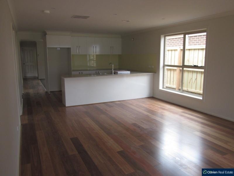 9 Fantail Lane, Pakenham VIC 3810