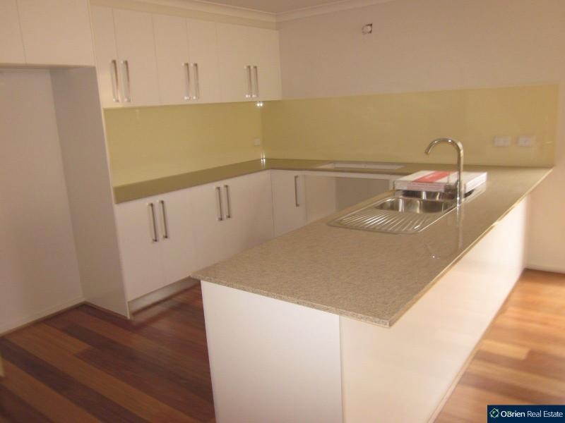 9 Fantail Lane, Pakenham VIC 3810