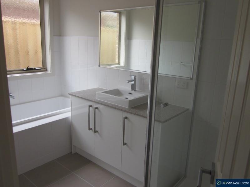 9 Fantail Lane, Pakenham VIC 3810