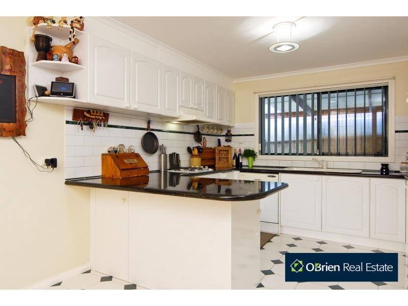 16 Crystal Brook Court, Narre Warren South VIC 3805