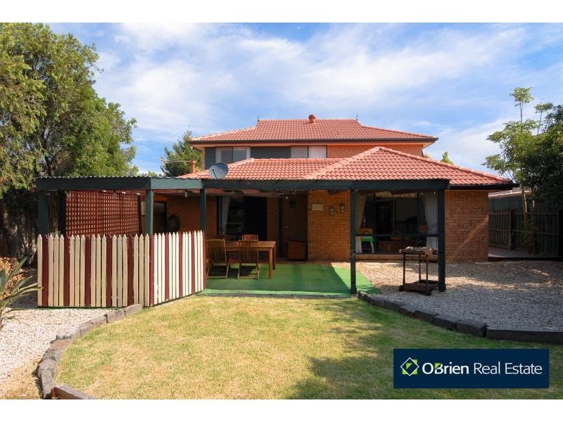 16 Crystal Brook Court, Narre Warren South VIC 3805