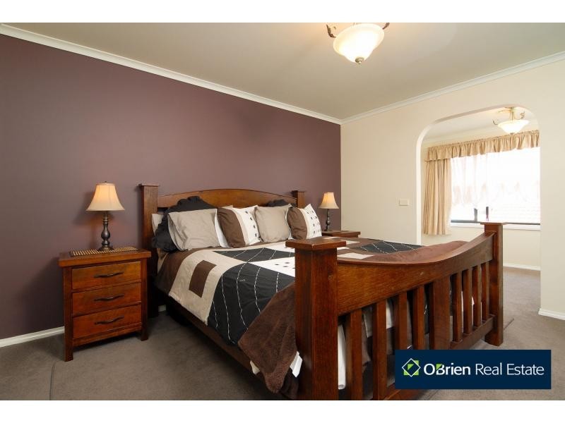 16 Crystal Brook Court, Narre Warren South VIC 3805