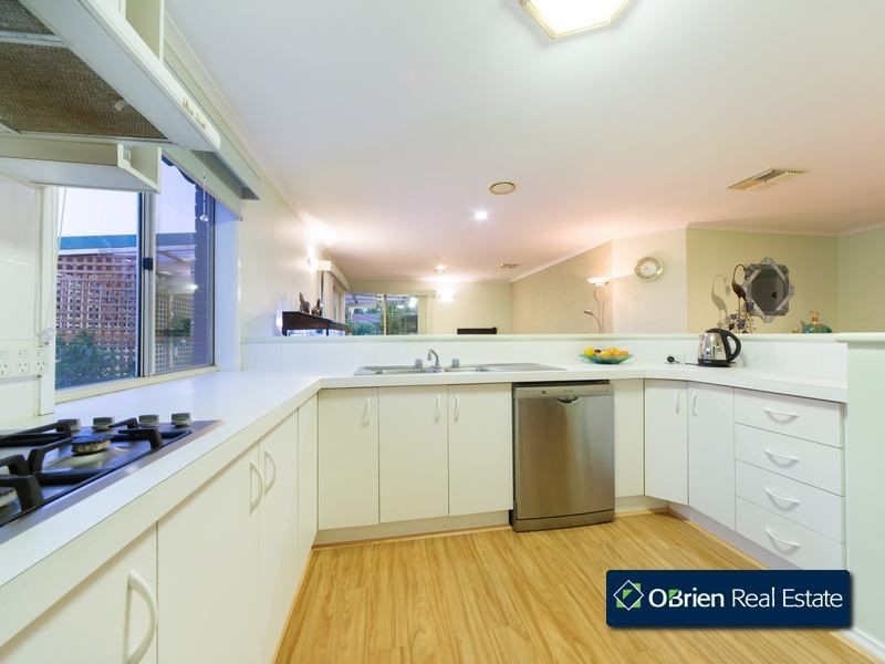 11 James Bathe Way, Narre Warren South VIC 3805