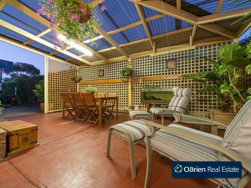 11 James Bathe Way, Narre Warren South VIC 3805