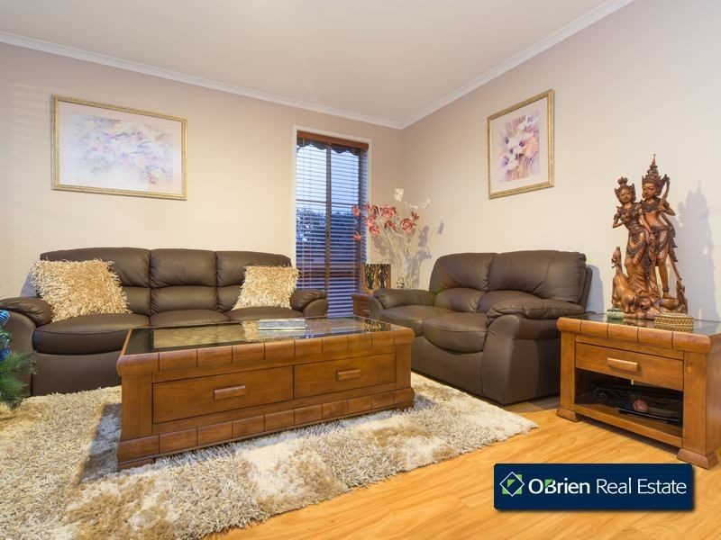 11 James Bathe Way, Narre Warren South VIC 3805