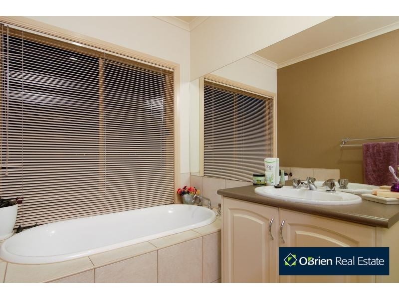 9 Pineview Court, Narre Warren South VIC 3805