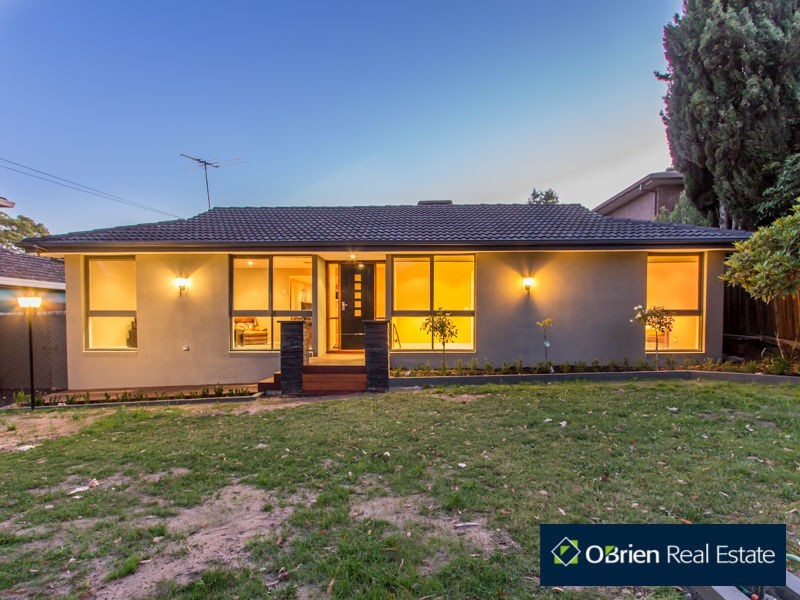 8 Sycamore Street, Langwarrin VIC 3910