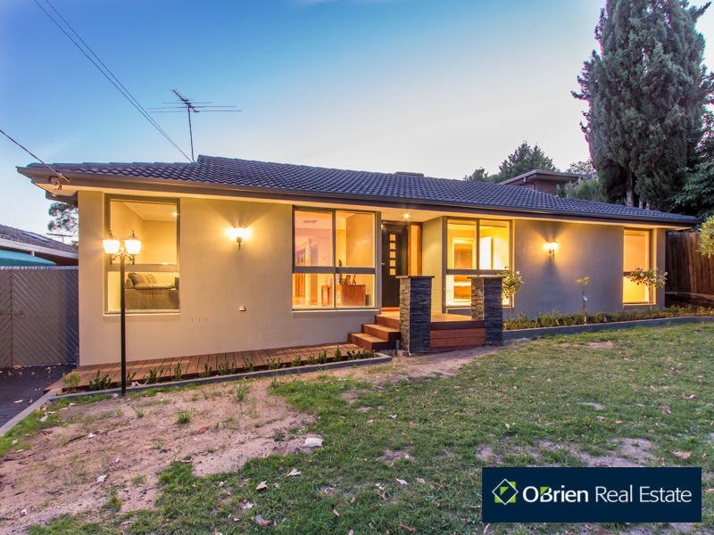 8 Sycamore Street, Langwarrin VIC 3910