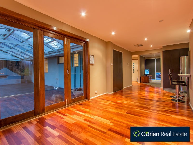 8 Sycamore Street, Langwarrin VIC 3910